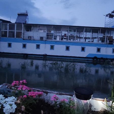 Pontonul Lui Cristian Hotel Mahmudia Buitenkant foto