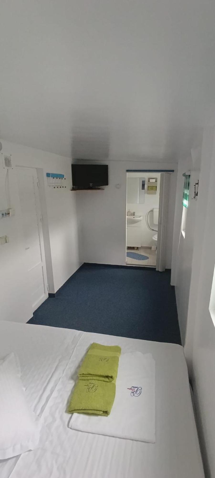Pontonul Lui Cristian Hotel Mahmudia Buitenkant foto