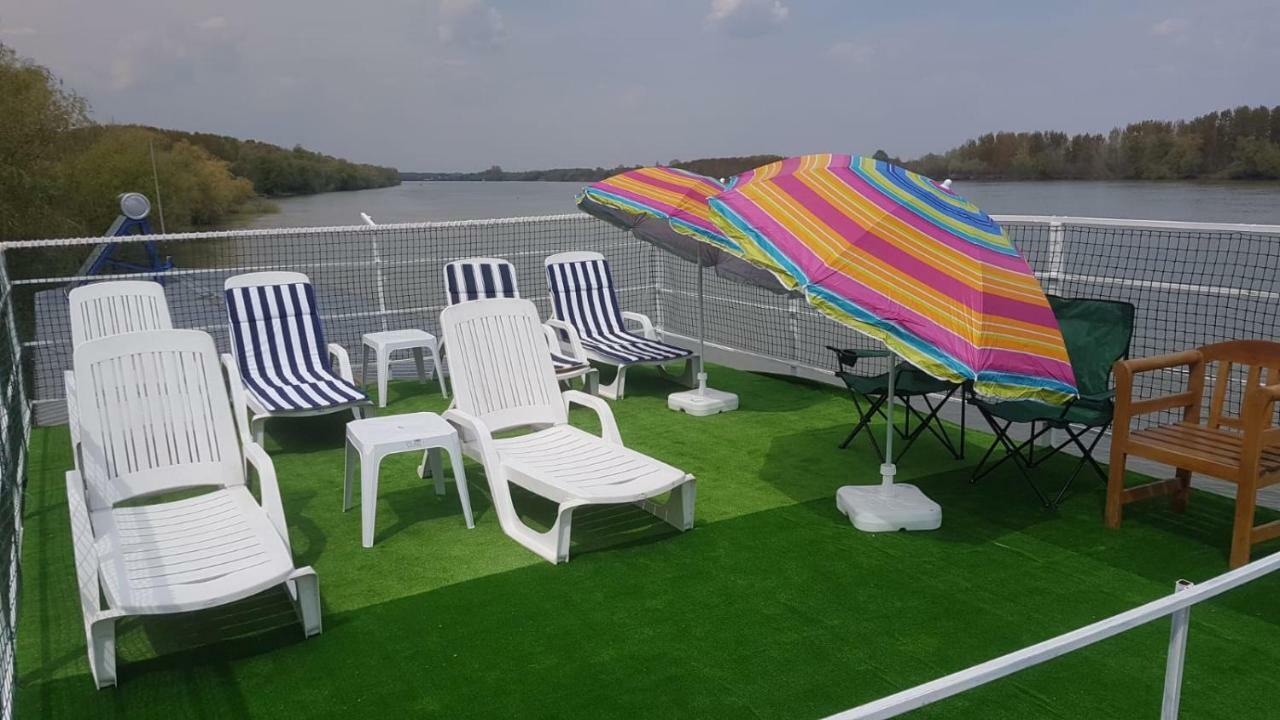 Pontonul Lui Cristian Hotel Mahmudia Buitenkant foto